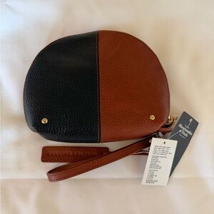 Abercrombie & Fitch Black and Brown Leather Wristlet